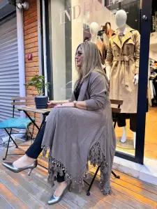 Püsküllü Tasarım Hırka