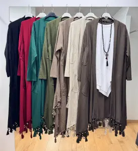 Püsküllü Tasarım Hırka