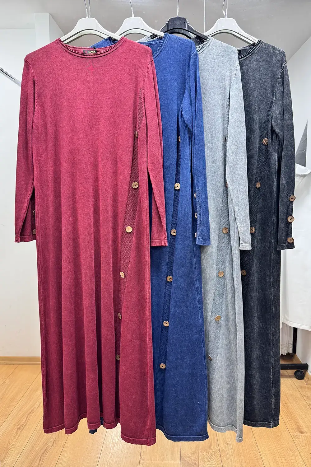 Yandan Düğme Detaylı Pamuk Elbise